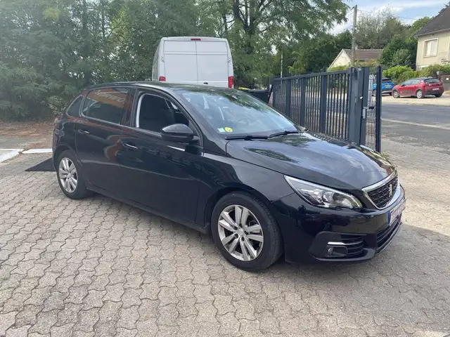 Peugeot 308 view 2