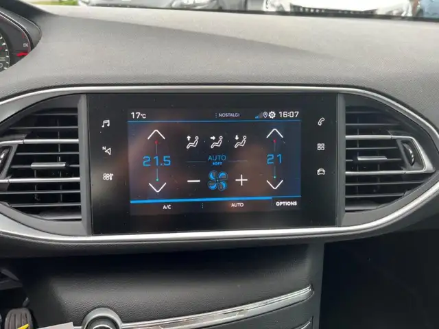 Peugeot 308 view 11