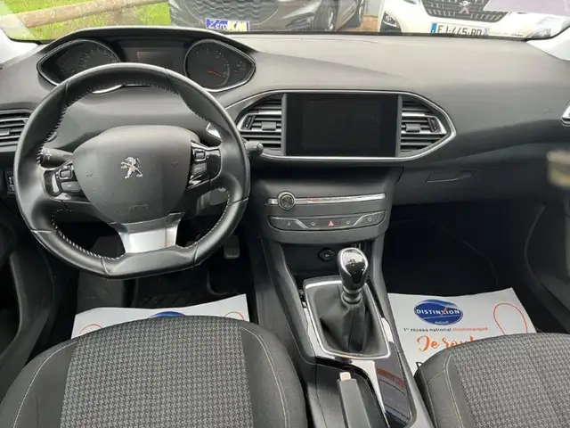Peugeot 308 view 7