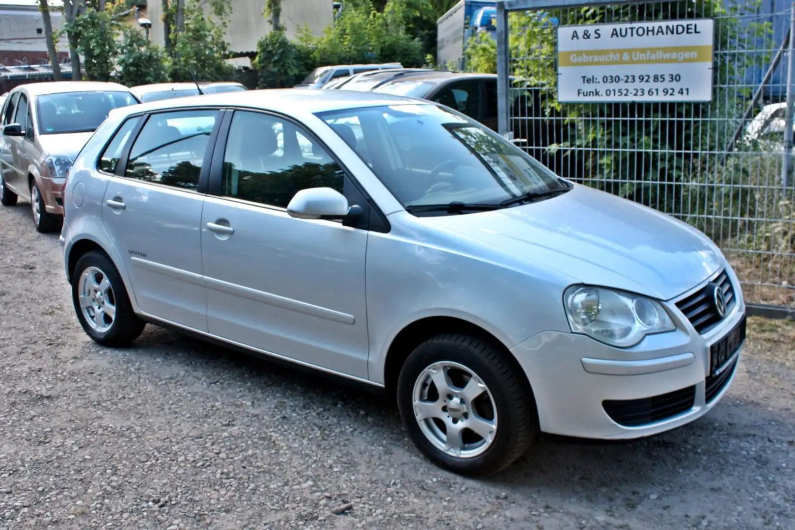 Volkswagen Polo IV United TÜV/AU 06/2026 Plateado - 1