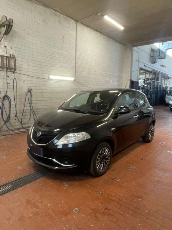 Lancia Ypsilon 1.2 69 CV 5 porte Gold