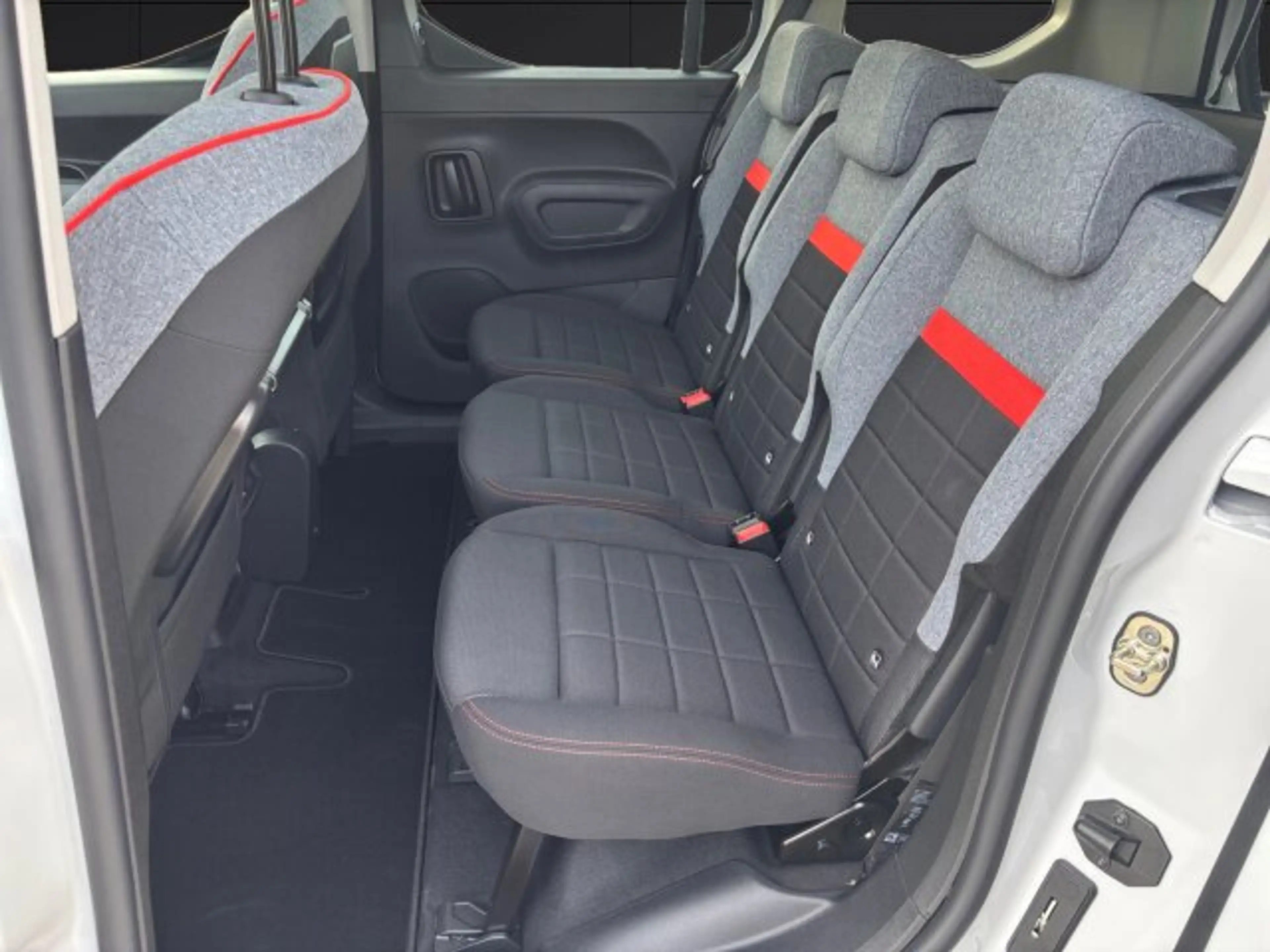 Citroen Berlingo Berlingo M 130 MAX BAR +180°Kamera+Holiday+NAV+ — photo 14