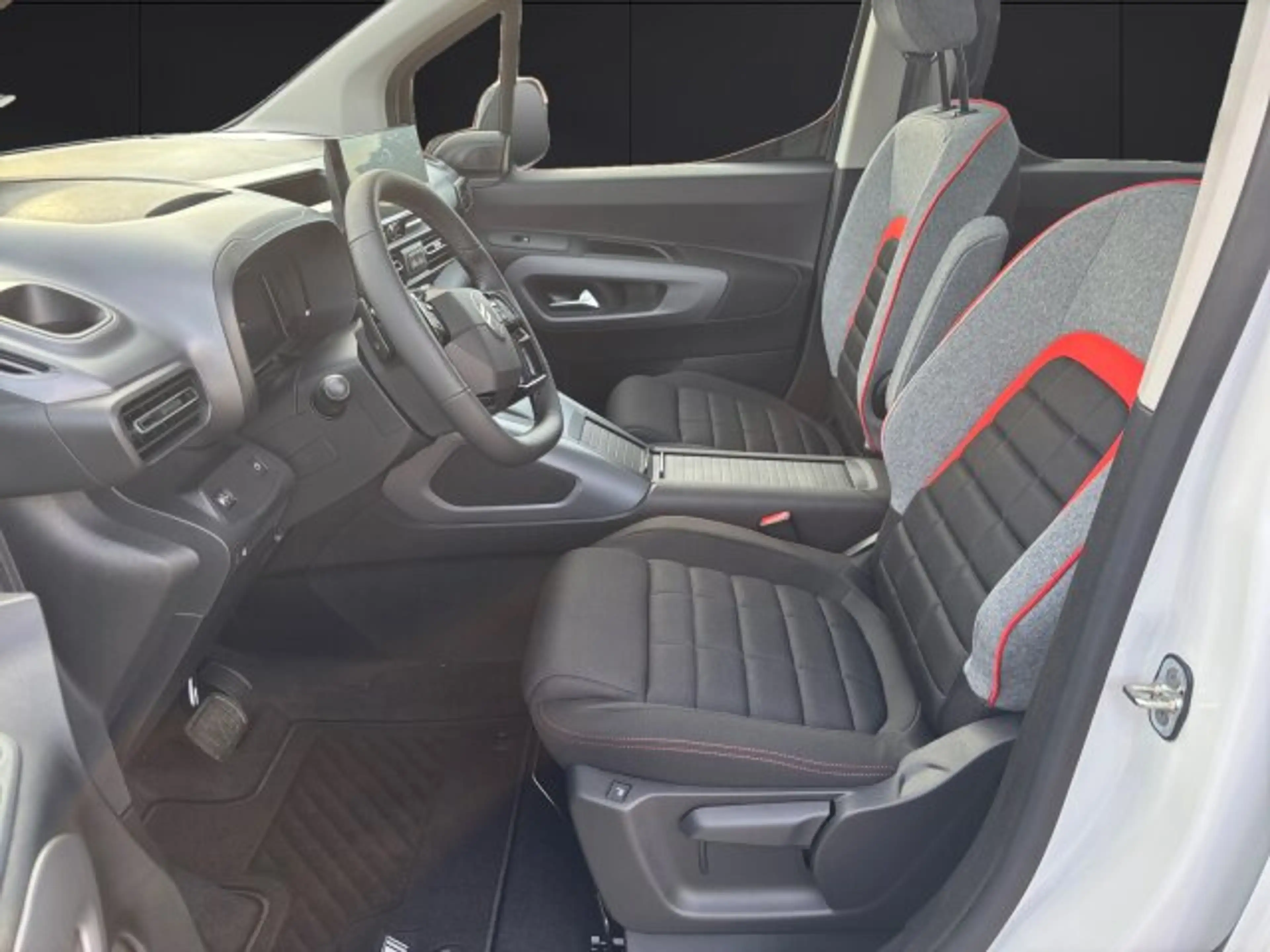 Citroen Berlingo Berlingo M 130 MAX BAR +180°Kamera+Holiday+NAV+ — photo 8
