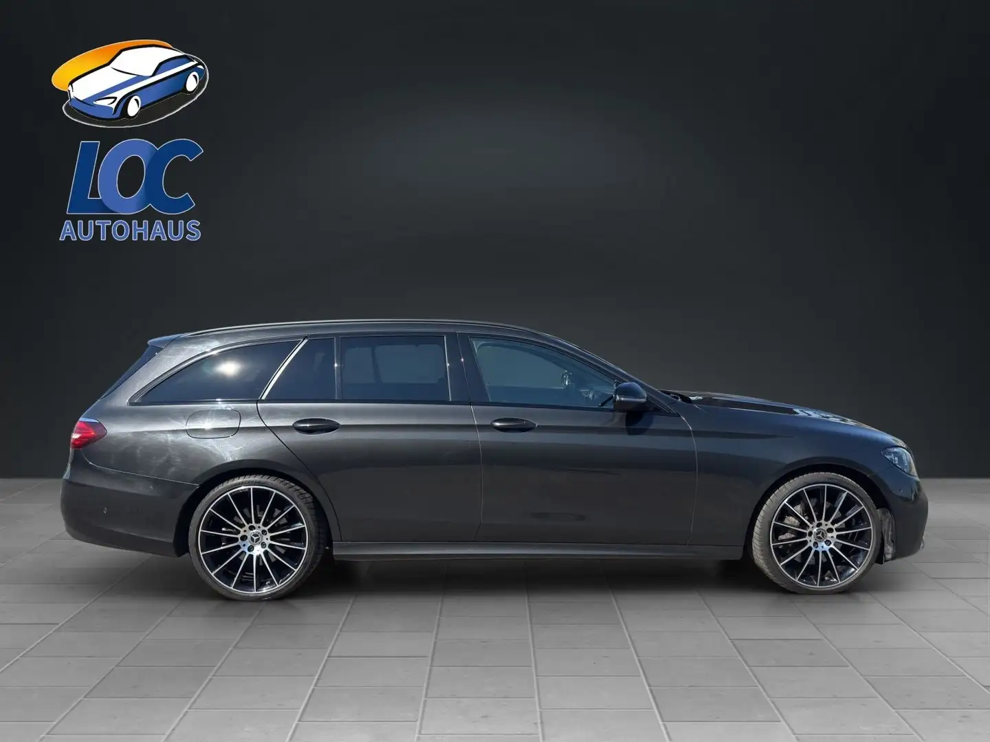 Mercedes-Benz E 400 T 4Matic, DISTR, AHK, AMG-LINE, MBUX, Gris - 2