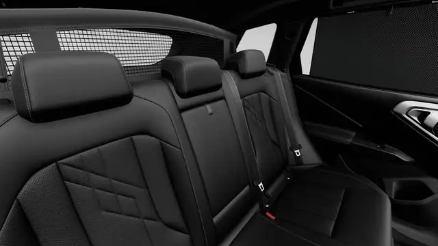 BMW X3 view 12
