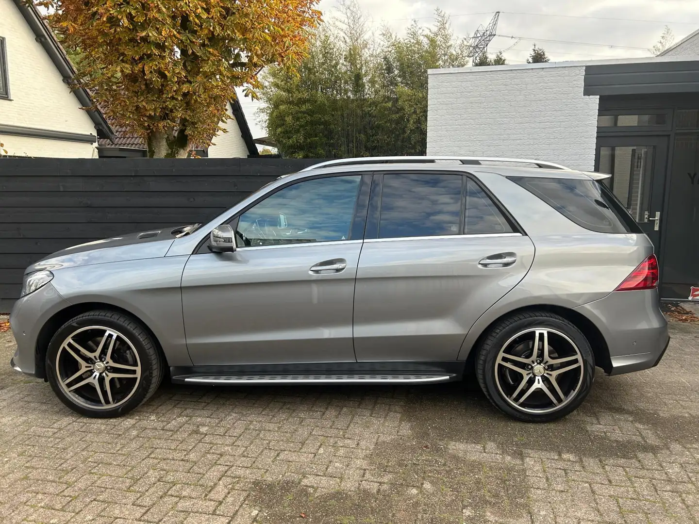 Mercedes-Benz GLE 500 e 4MATIC, AMG, Pano, Distronic, Org NL Grijs - 2