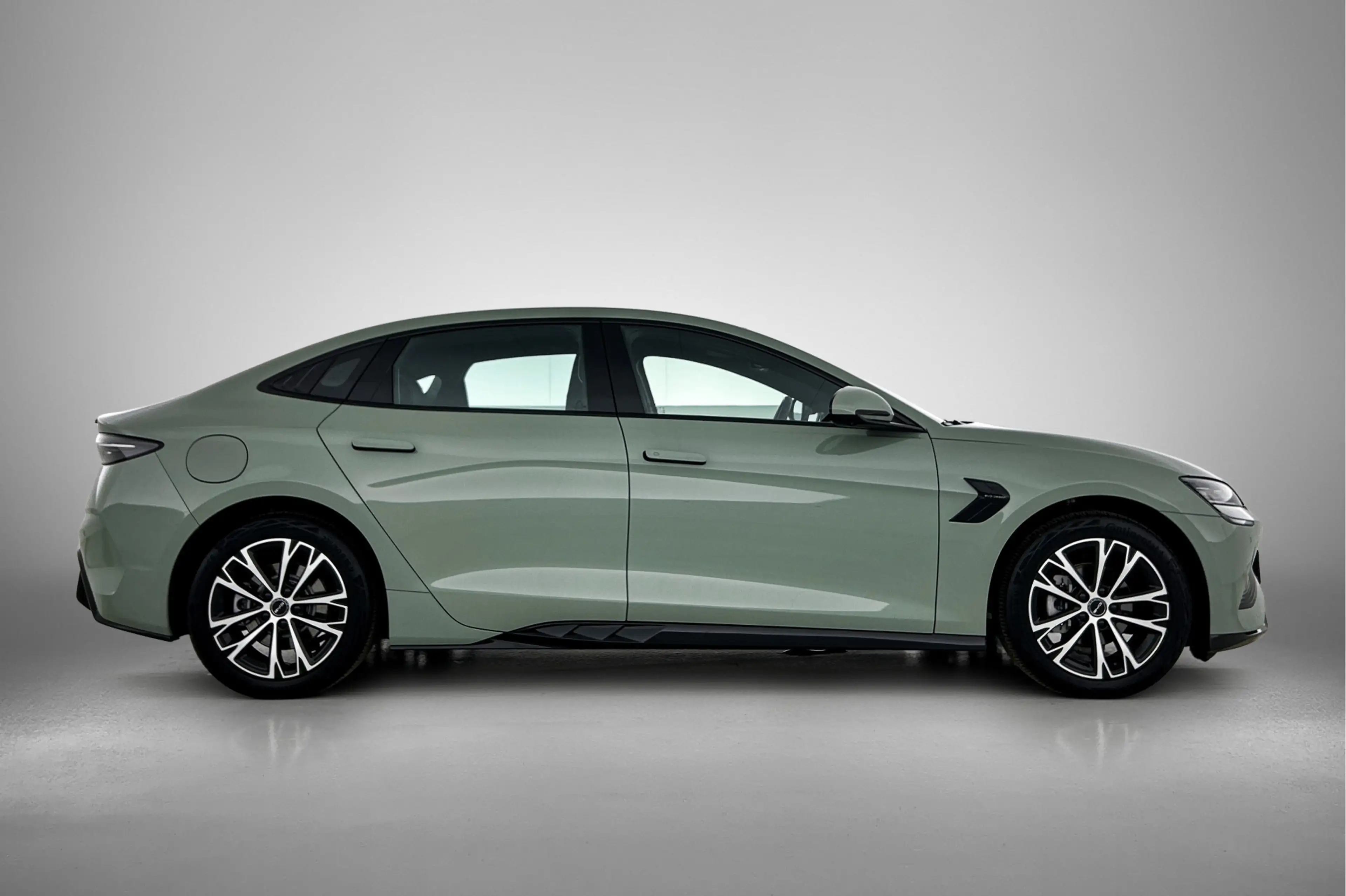 BYD Seal Comfort RWD 61.4 kWh | Shadow Green | 460 KM WLTP — photo 13