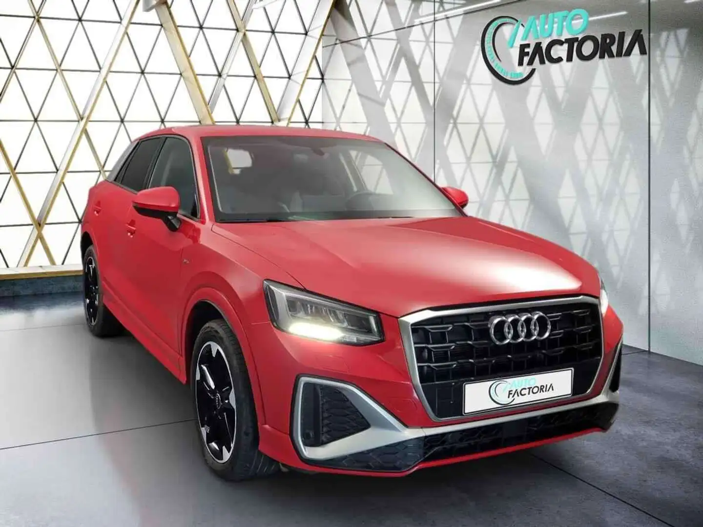Audi Q2 -26% 30 TFSI 110cv S-Line+GPS+CAM+FULL LED+Options Rouge - 2