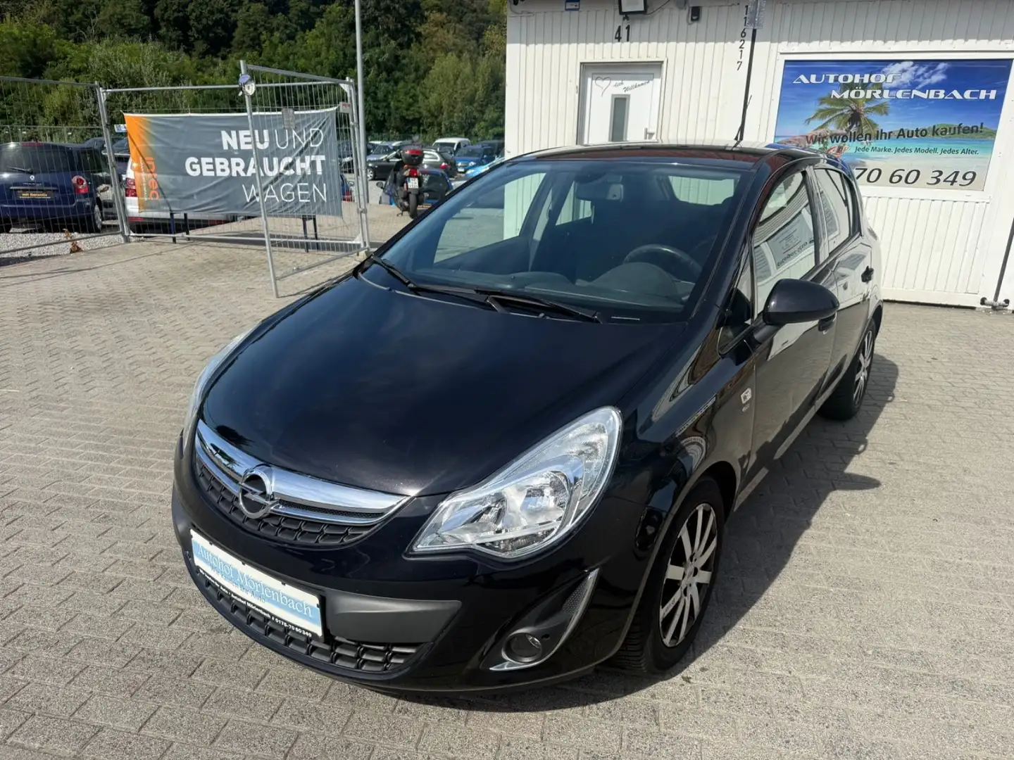 Opel Corsa D Satellite Schwarz - 1