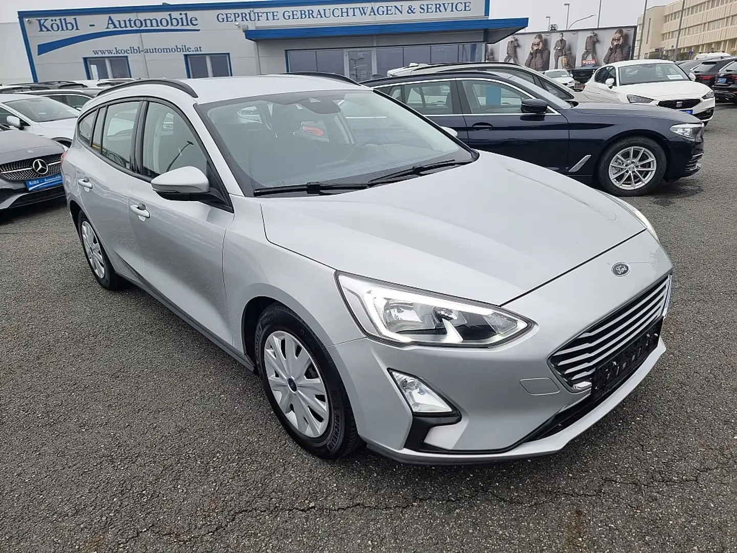 Ford Focus Traveller 1,5 EcoBlue Trend Grau - 1