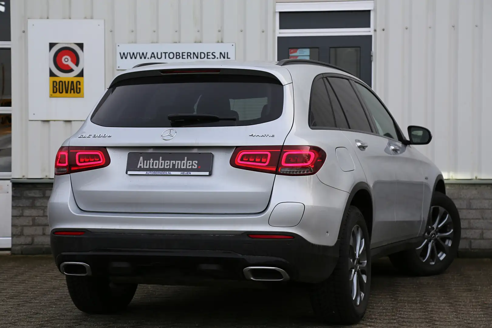 Mercedes-Benz GLC 300 300e 4MATIC plug in hybride*Perfect MB Onderh.*Ele Grau - 2