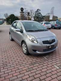 Yaris 1.0 5 porte