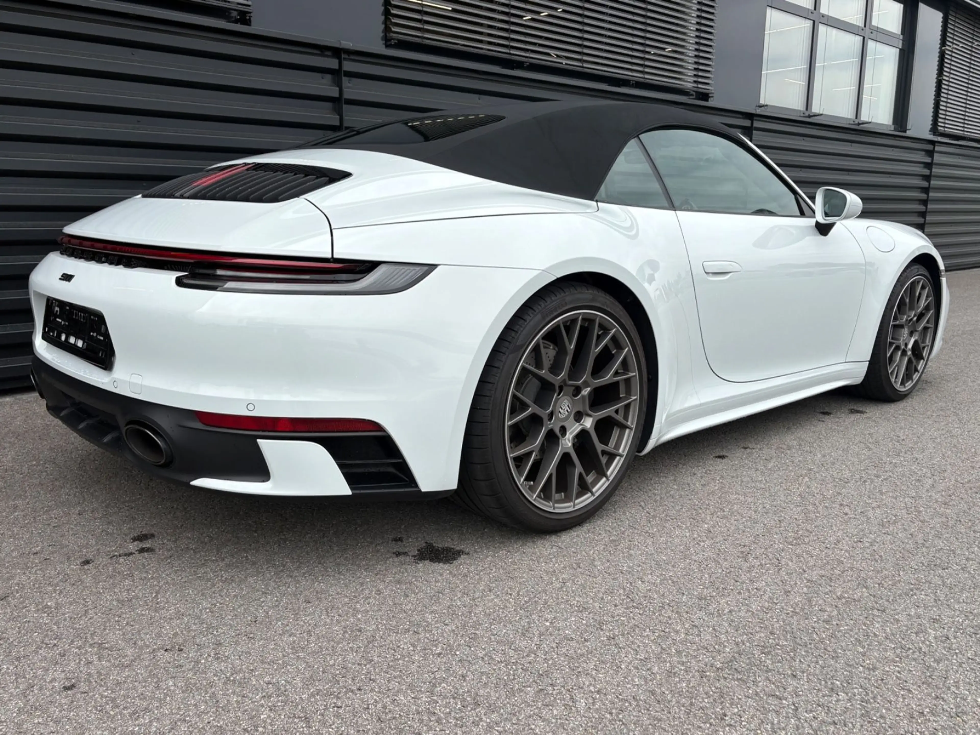 Porsche 992 911-992 Carrera Cabrio-Chrono-Abgas-Sportdesign — photo 3