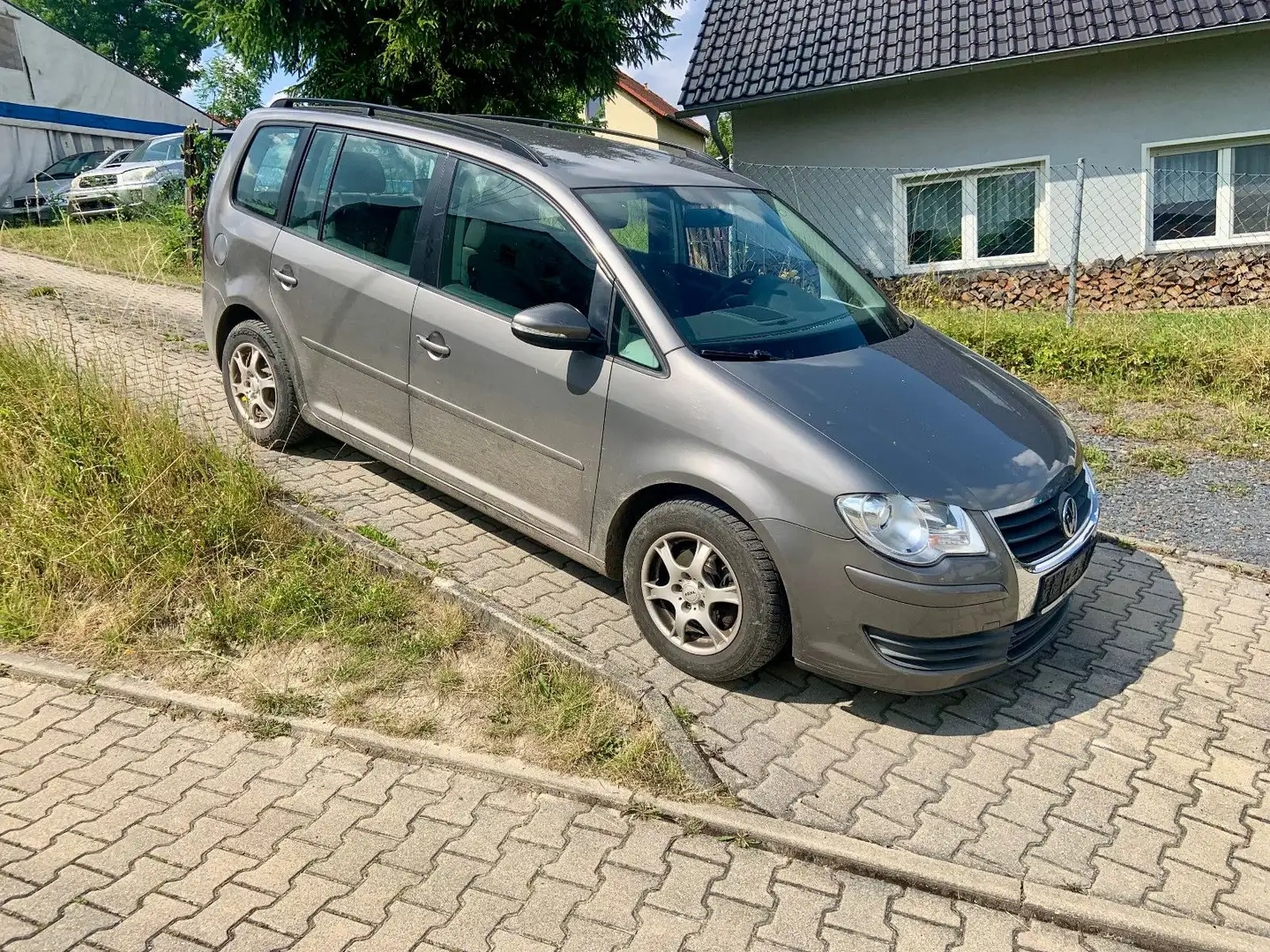 Volkswagen Touran 1.9 TDI Highline/7 Sitzer / TÜV 02/27 Grey - 1