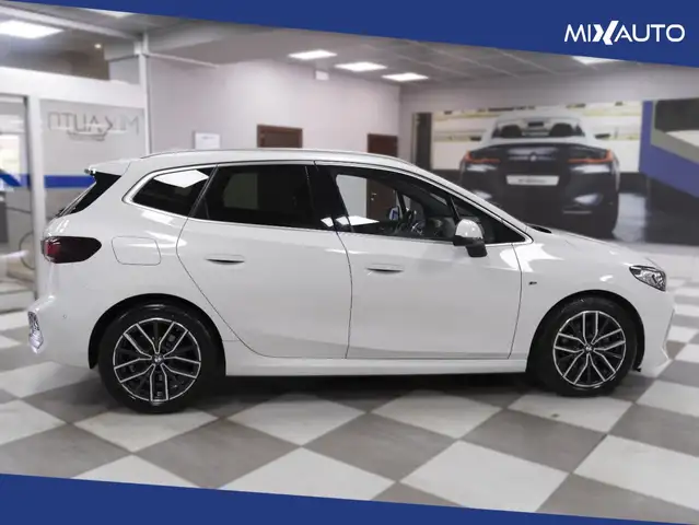 BMW 2 Series view 6