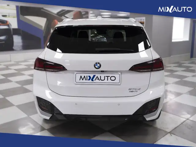 BMW 2 Series view 4