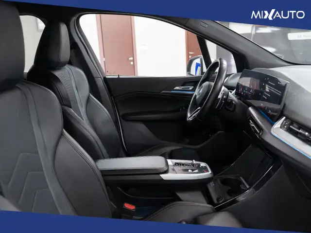 BMW 2 Series view 14