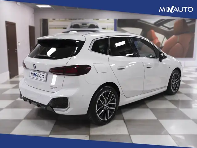 BMW 2 Series view 5