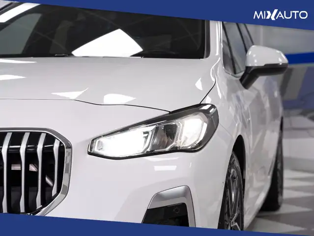 BMW 2 Series view 10