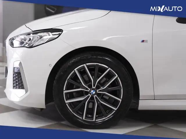 BMW 2 Series view 8