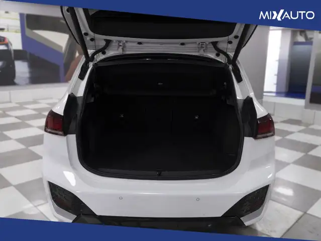BMW 2 Series view 7