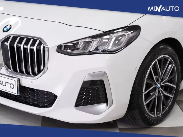 BMW 2 Series view 9