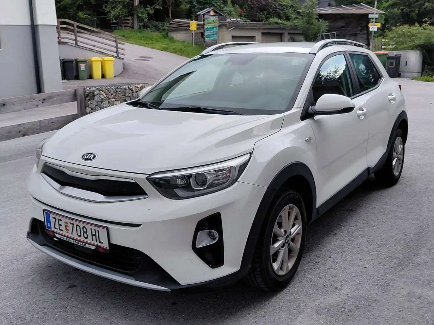 Kia Stonic Stonic 1,25 MPI ISG Silber Silber Weiß - 1