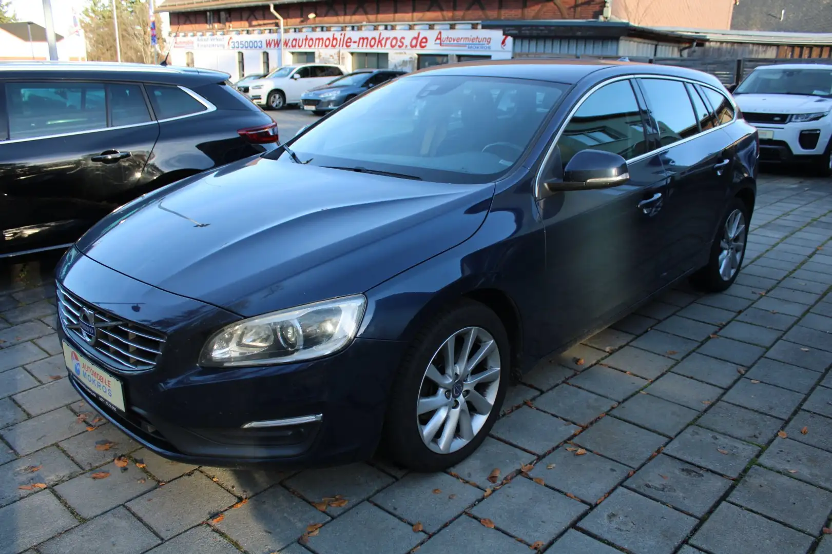 Volvo V60 V60 D4 Geartronic Momentum BiXenon Navigation Rück Blau - 1