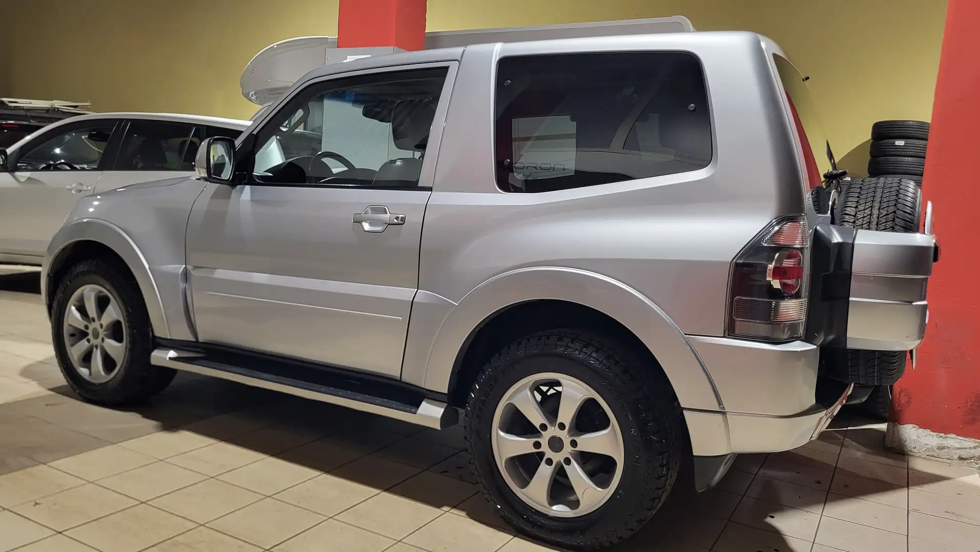 Mitsubishi Pajero Pajero IV 3.2 CR Intense 200cv 3p Gris - 2