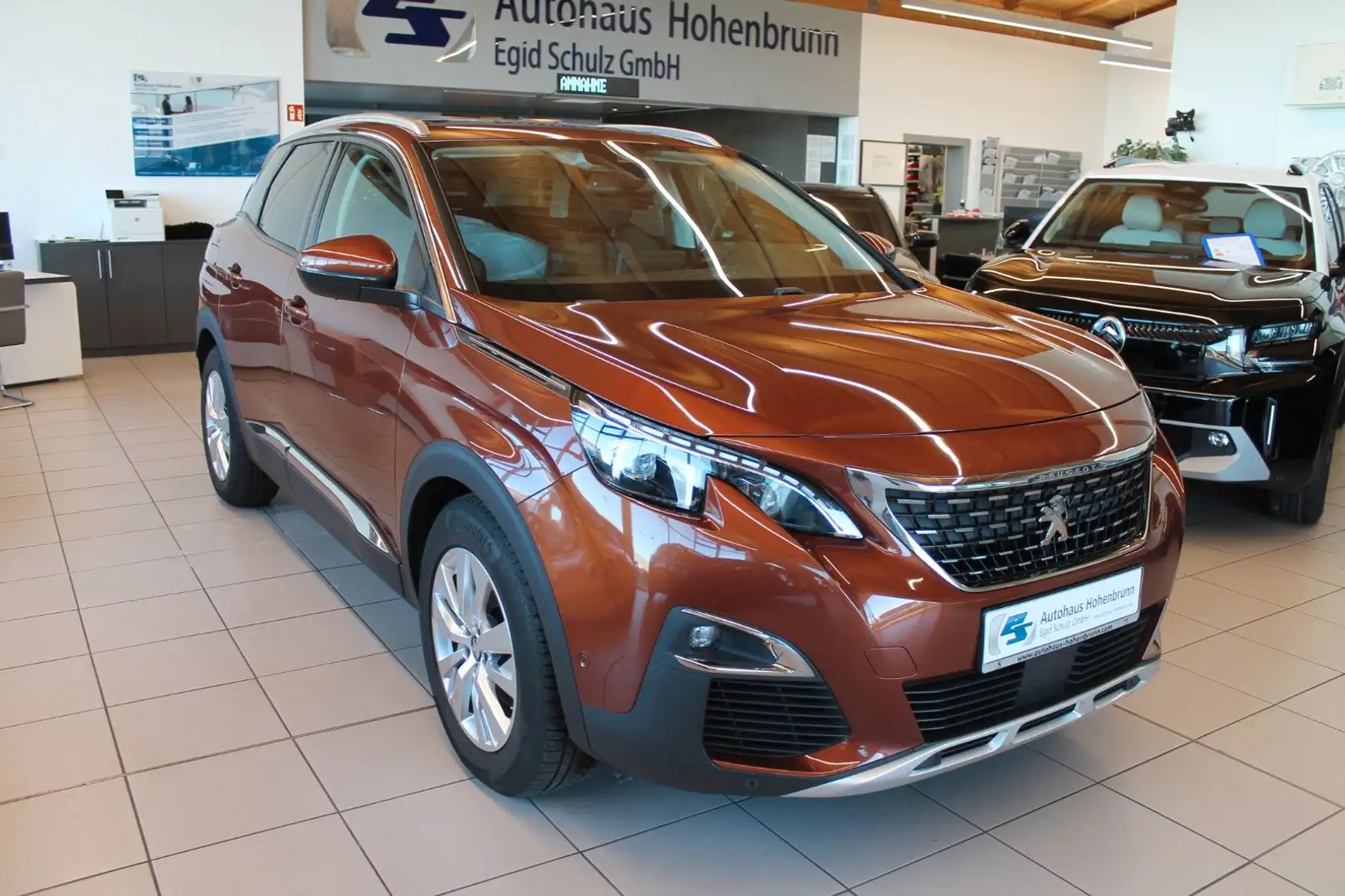 Peugeot 3008 Allure BlueHDi130 EAT6 Brun - 1