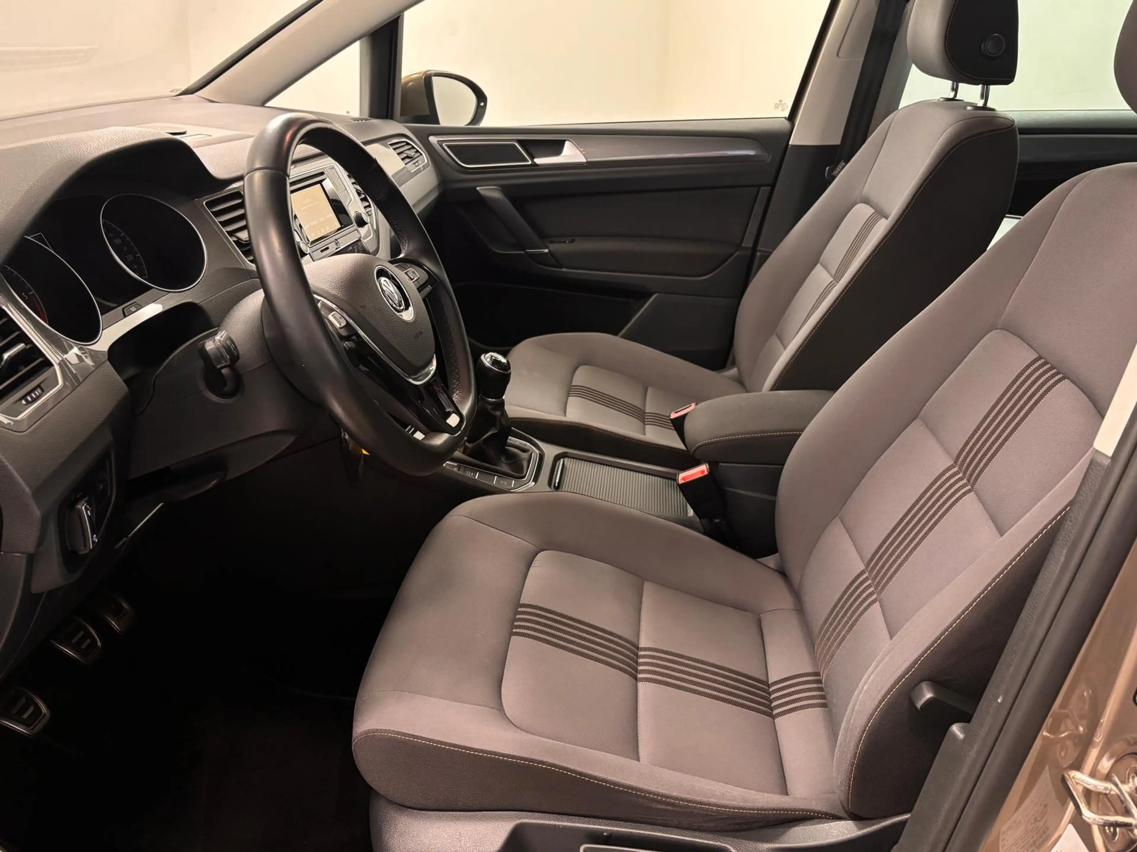 Volkswagen Golf Sportsvan Allstar TDI*Klima*SHZ*Alu*AHK* — photo 10