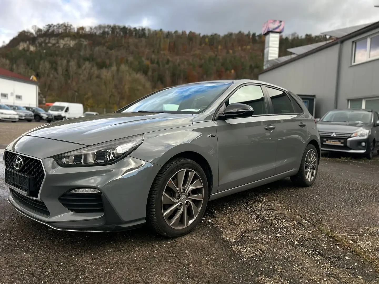 Hyundai i30 1.0 N-Line 120PS 2xN-Line Carplay Navi/RFK 4S-Rei. Gris - 2