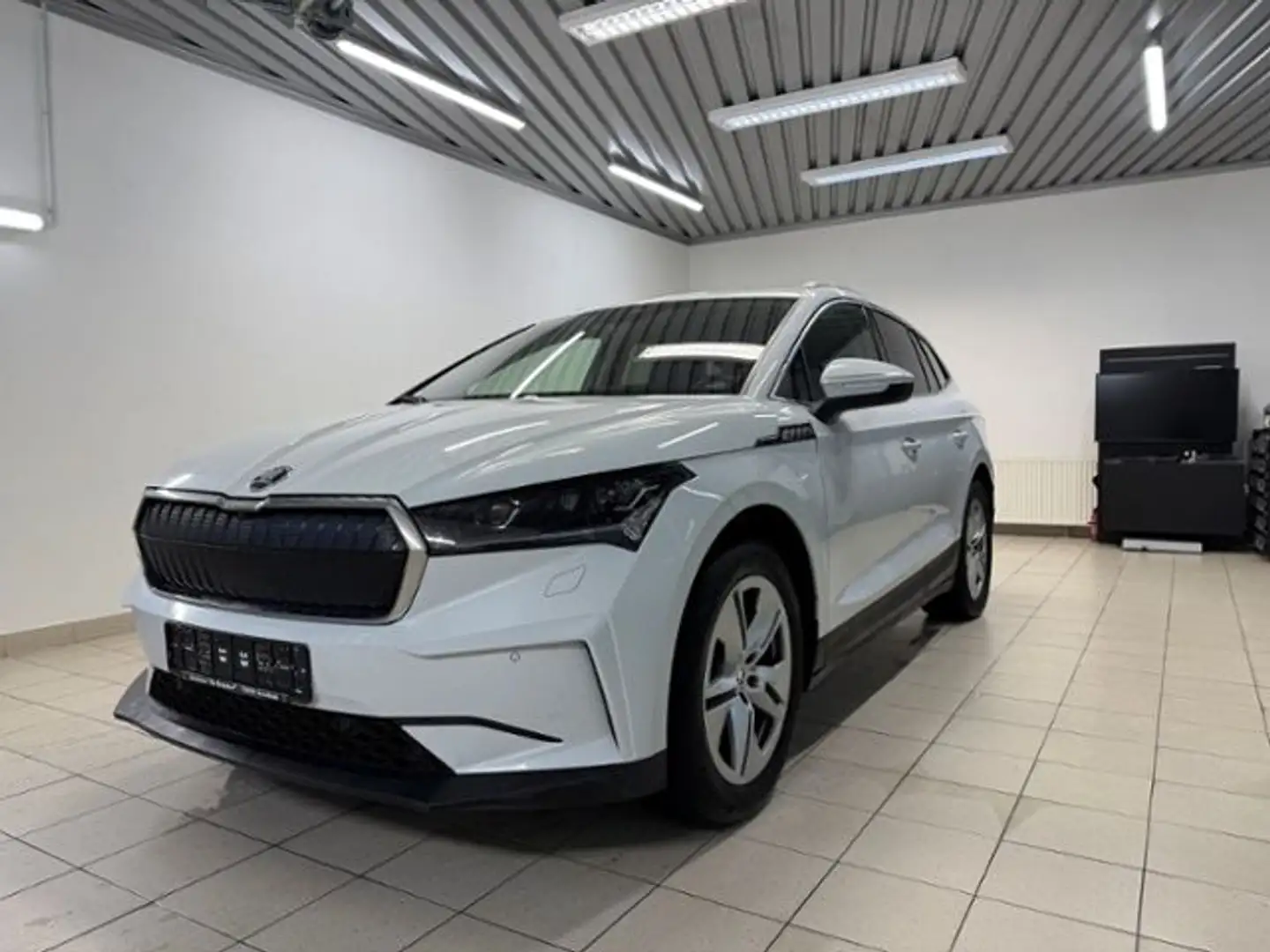 Skoda Enyaq iV 80 Suite+Kamerasystem 360° Weiß - 2