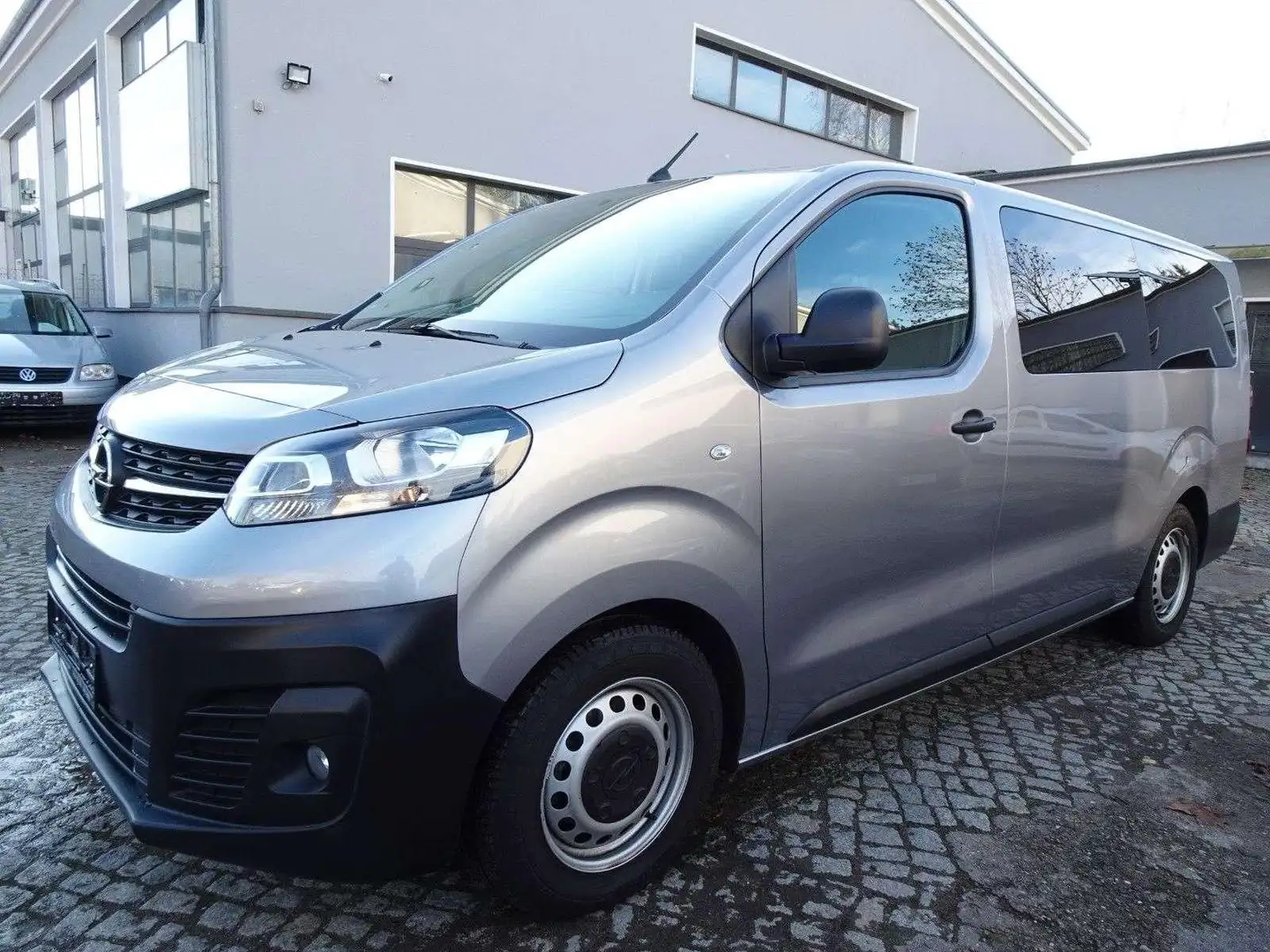 Opel Vivaro Kombi L 2.0, 110kW, 9Si.-KLIMA-NAV-PDC Gris - 1