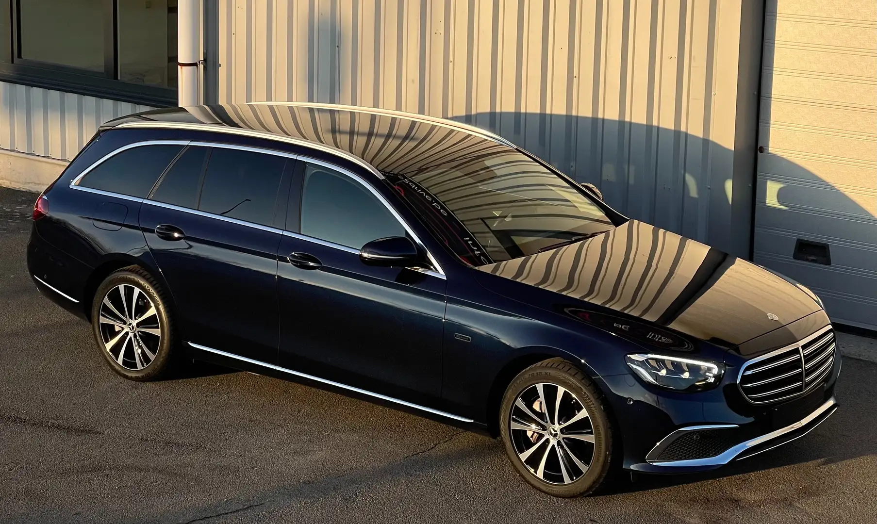 Mercedes-Benz E 300 de PHEV Luxury Line - 1st Owner - 81.000 Km!!! Blauw - 1