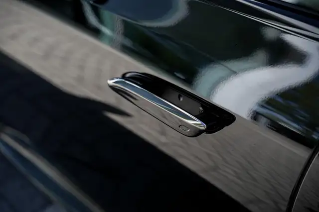 Mercedes-Benz E Class view 21