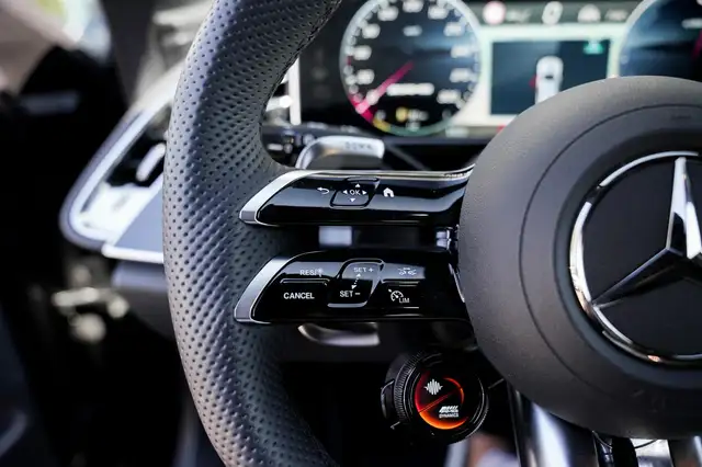 Mercedes-Benz E Class view 11