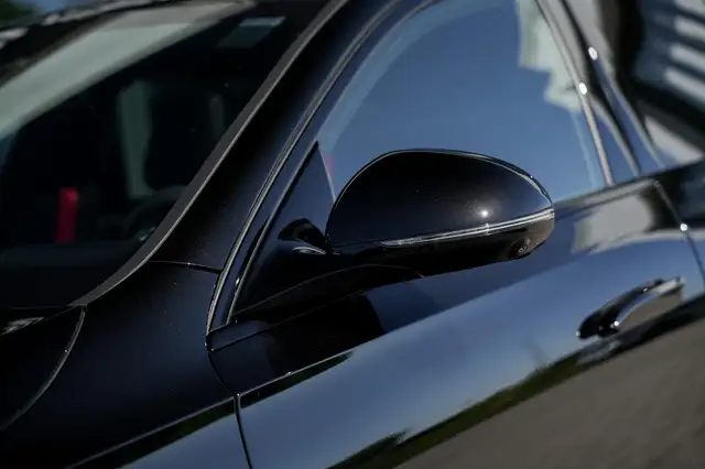 Mercedes-Benz E Class view 29