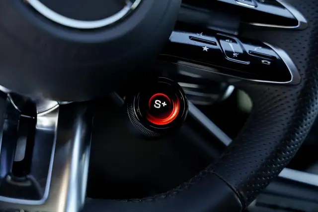 Mercedes-Benz E Class view 20