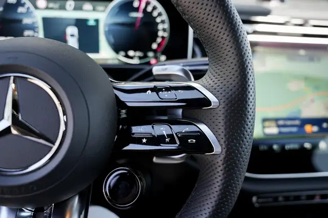 Mercedes-Benz E Class view 12