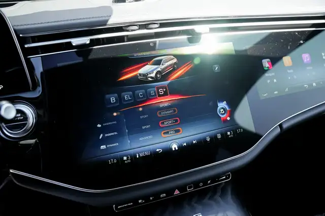 Mercedes-Benz E Class view 22