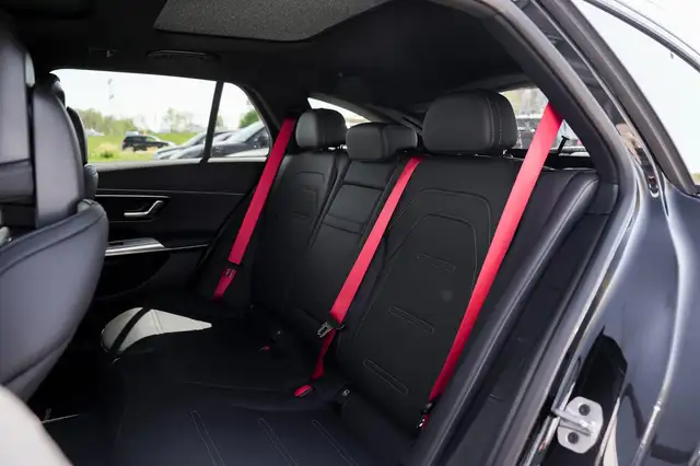 Mercedes-Benz E Class view 23