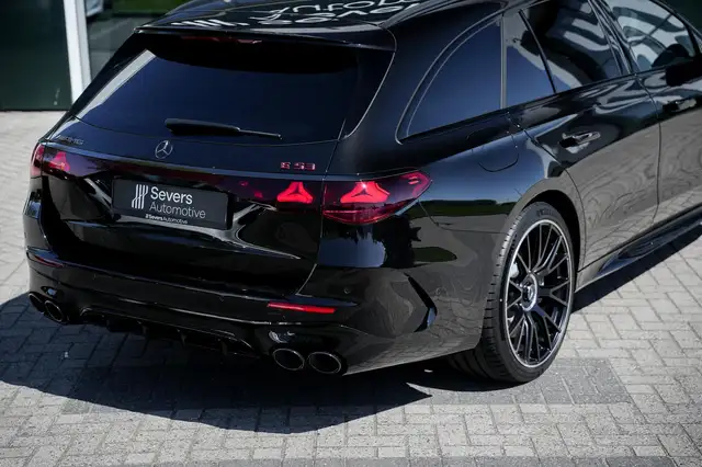 Mercedes-Benz E Class view 26