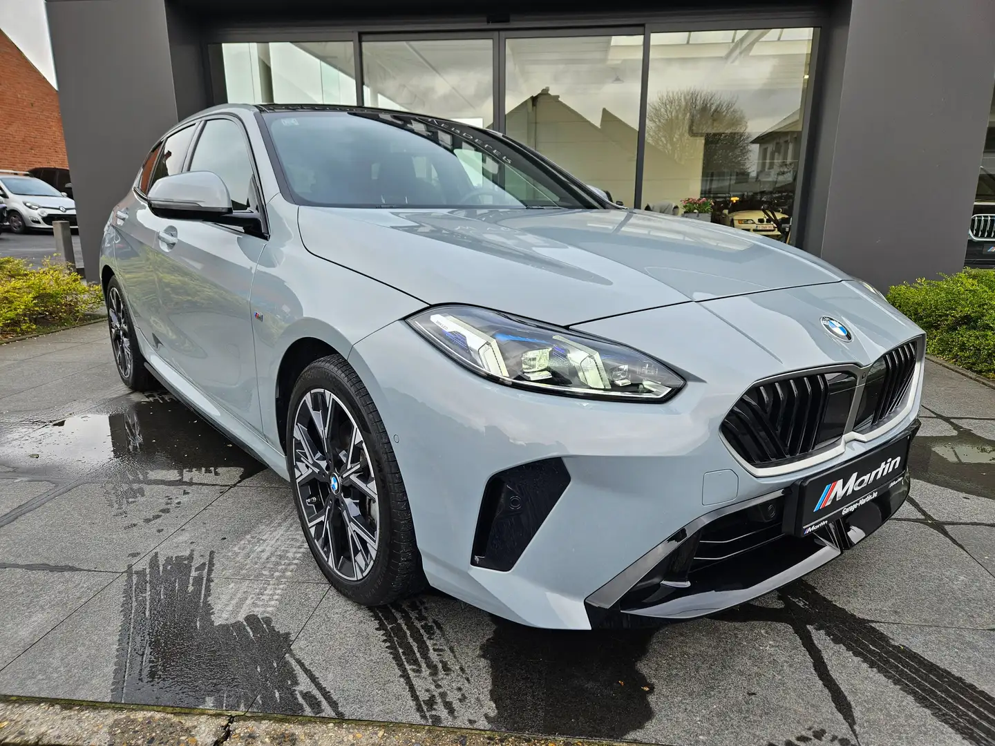 BMW 120 i Aut Nieuw model Msport Headup Keyless 19" 360CAM Gris - 2