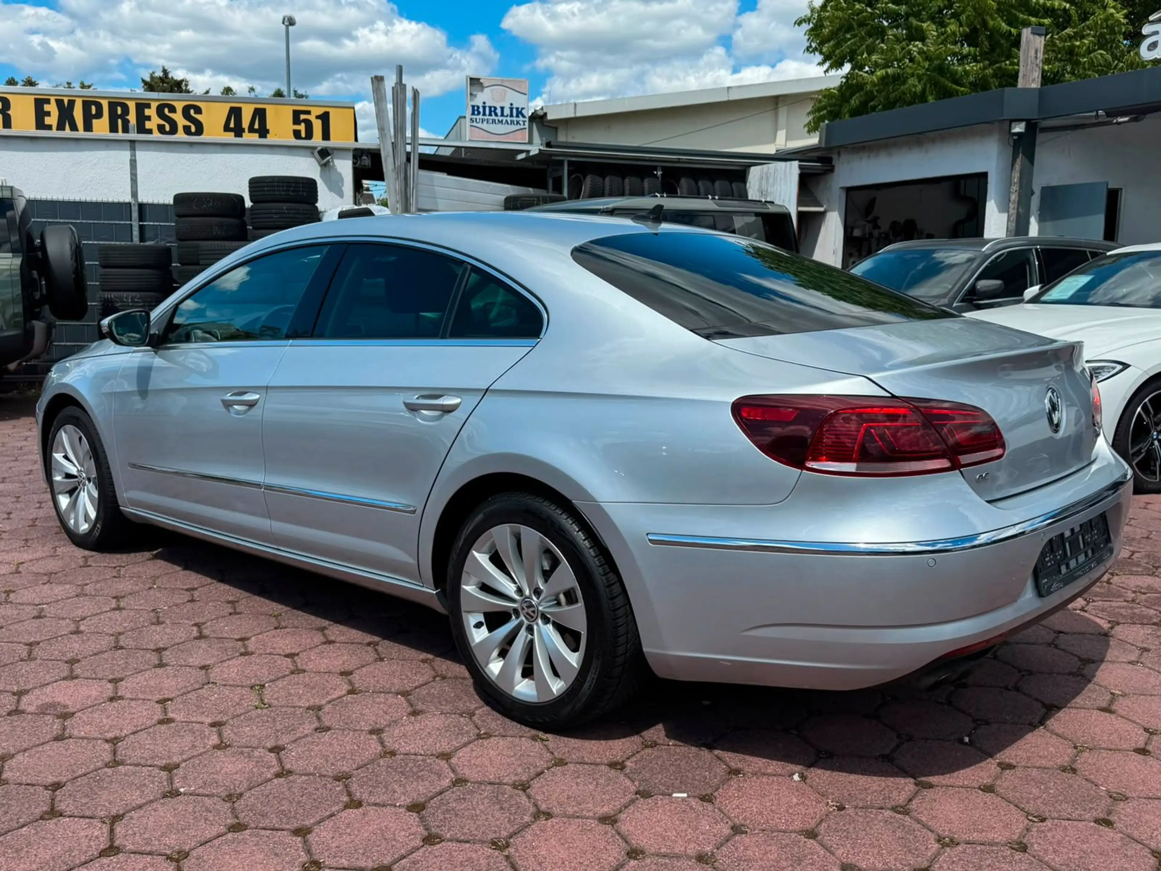 Volkswagen CC BMT BI-XENON PTS NAVI 5-Sitzer — photo 7