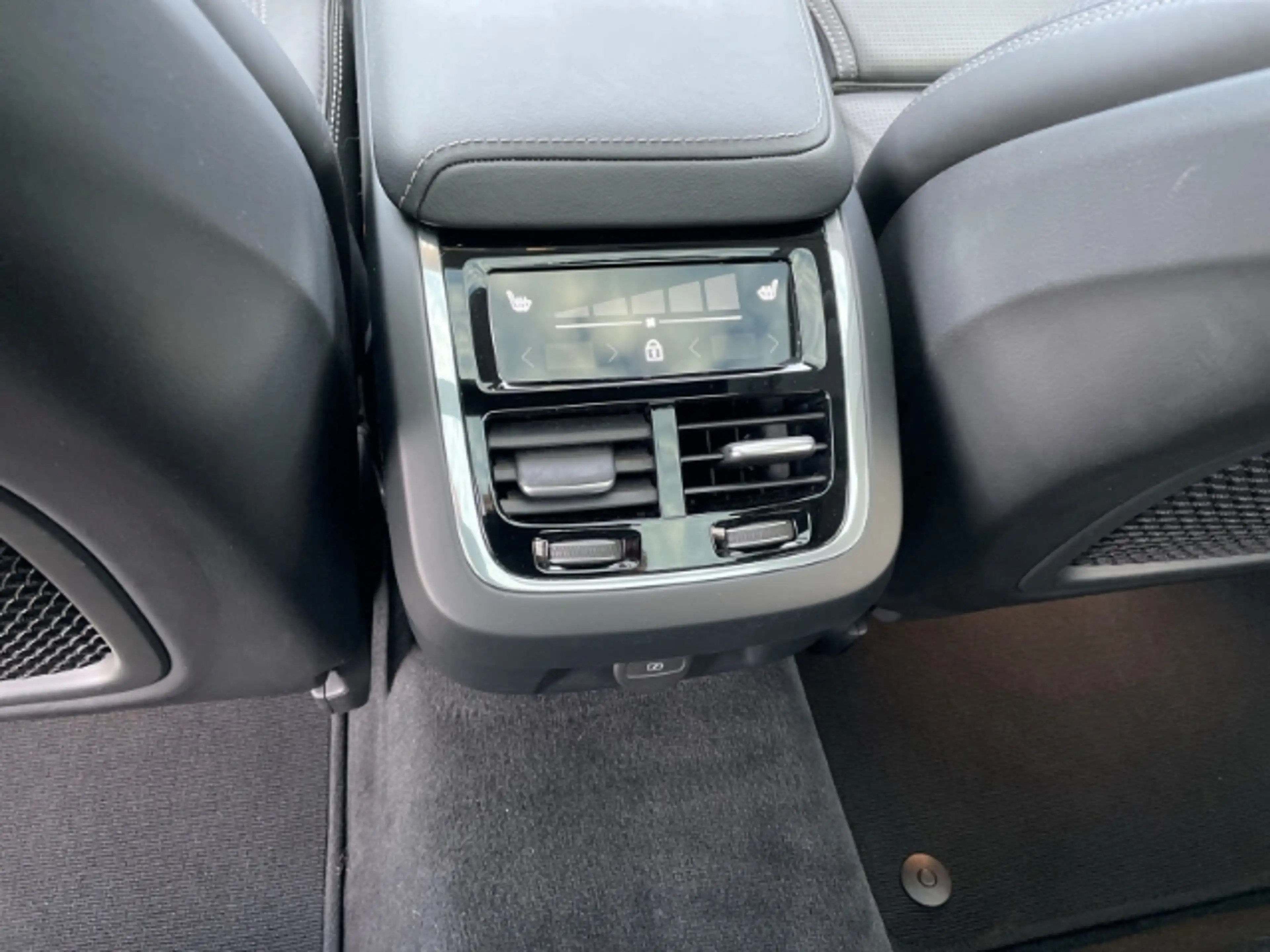 Volvo V60 Cross Country B5 AWD Ultimate Mild-Hybrid Autom. AHK, Panoramada — photo 9