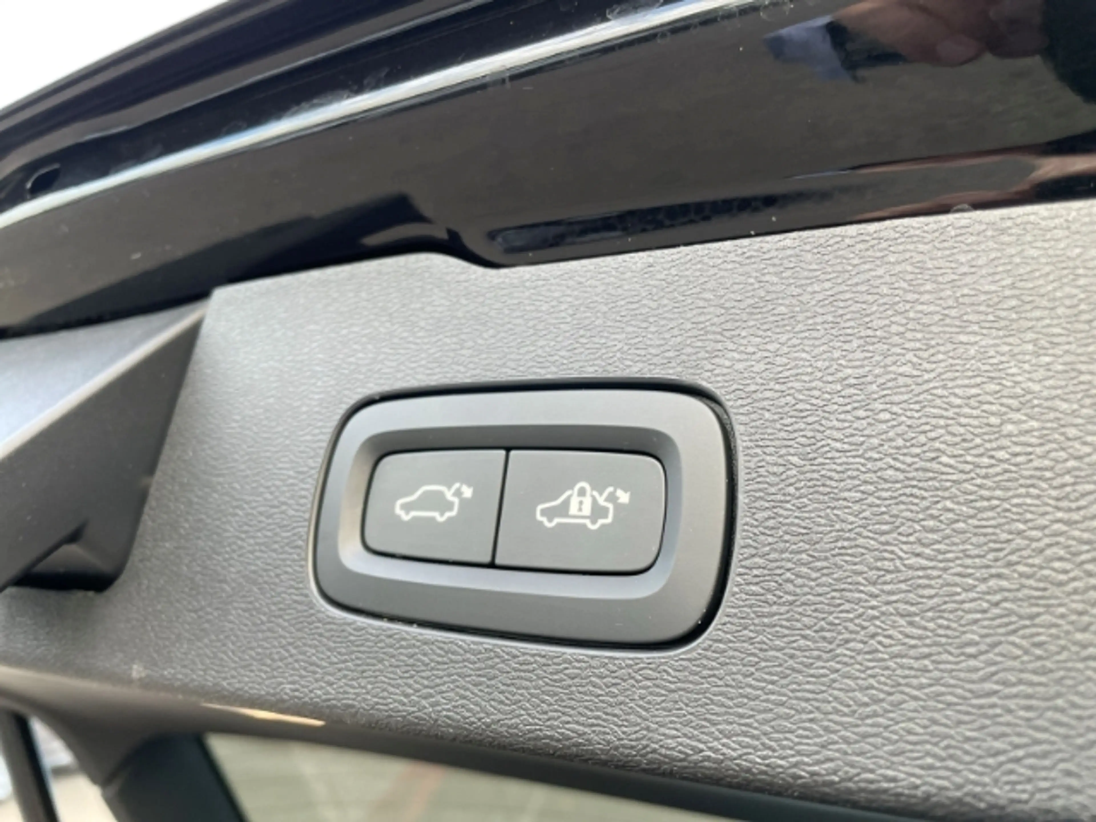 Volvo V60 Cross Country B5 AWD Ultimate Mild-Hybrid Autom. AHK, Panoramada — photo 7