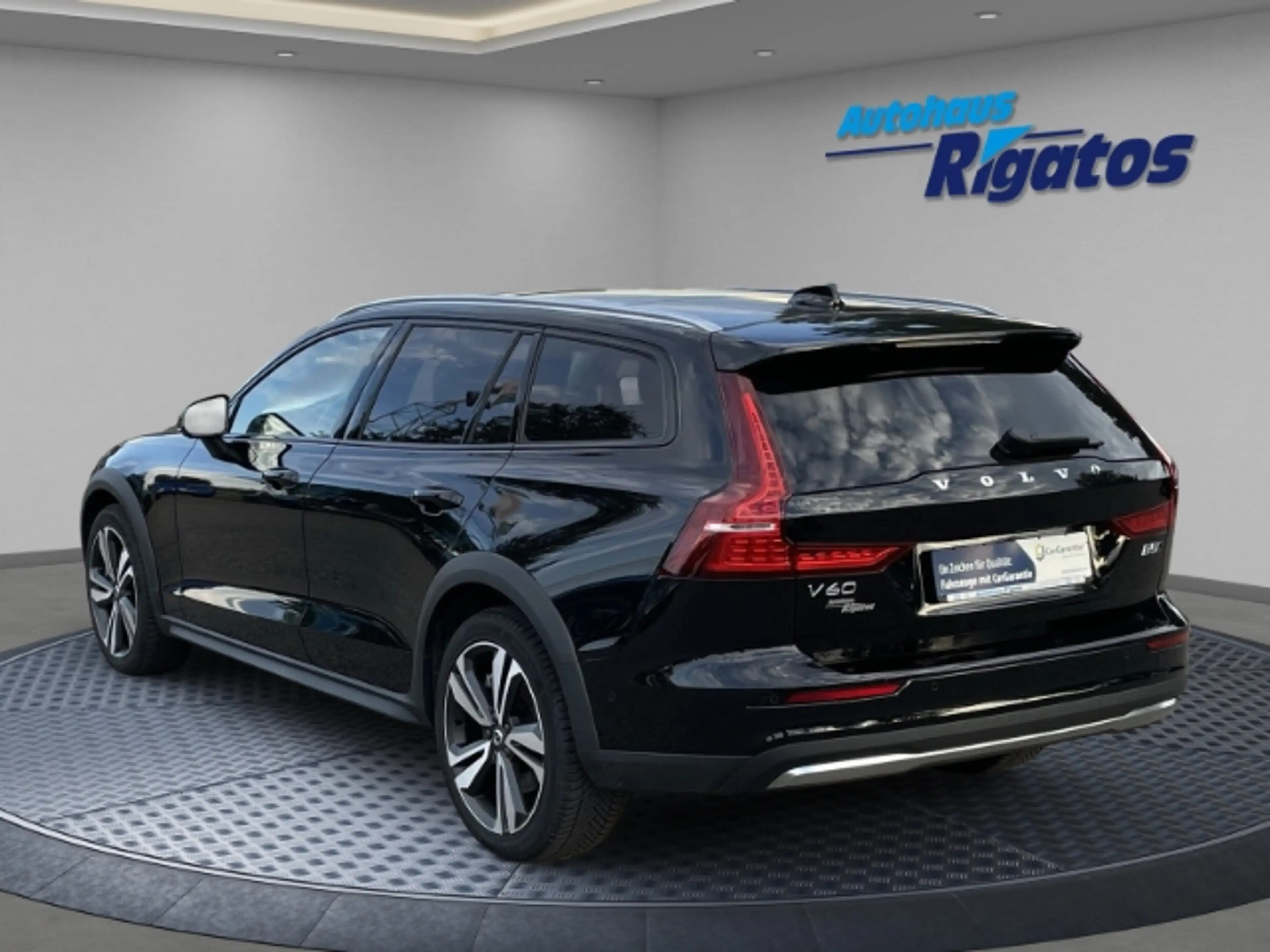 Volvo V60 Cross Country B5 AWD Ultimate Mild-Hybrid Autom. AHK, Panoramada — photo 2