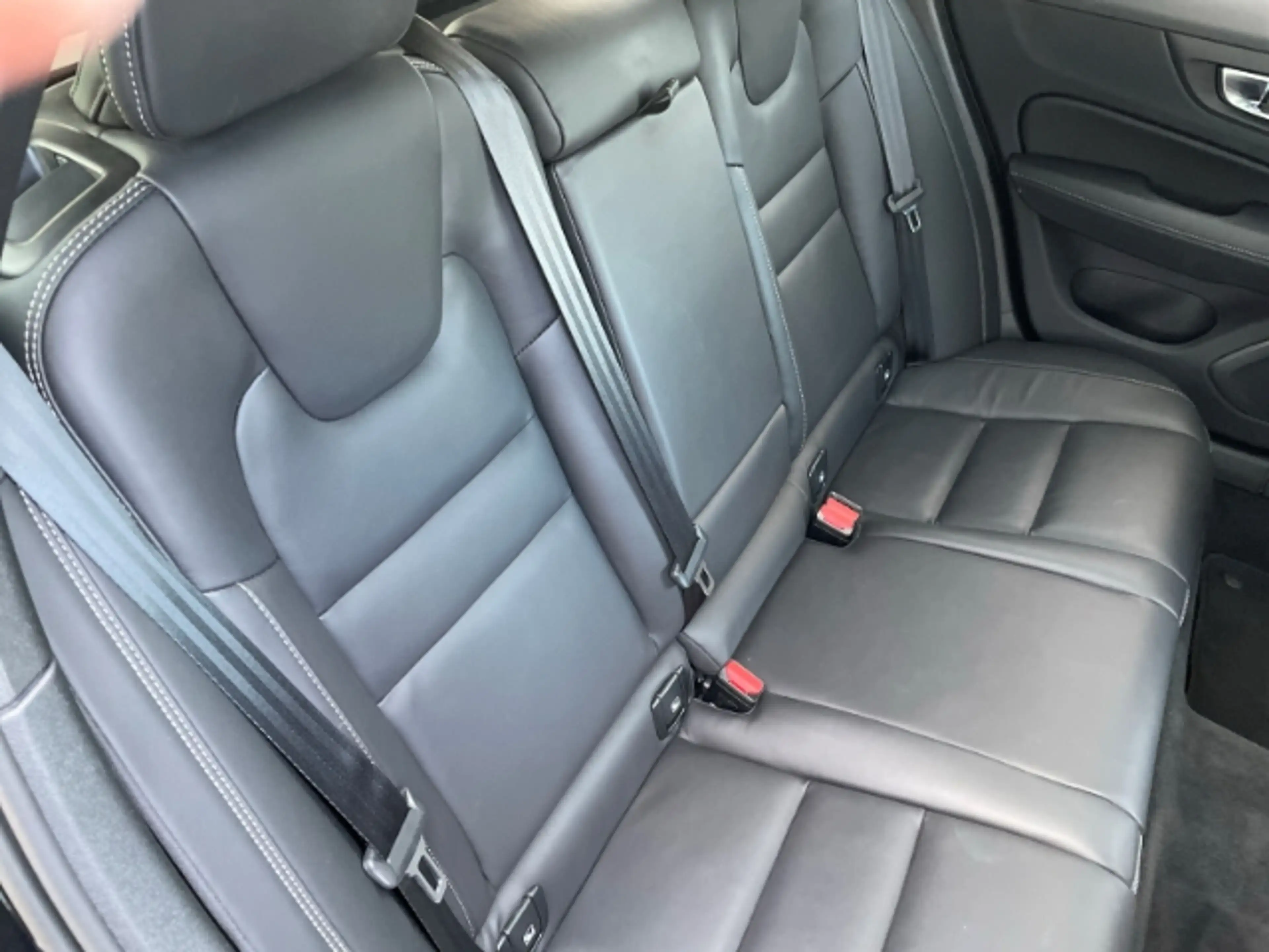Volvo V60 Cross Country B5 AWD Ultimate Mild-Hybrid Autom. AHK, Panoramada — photo 4