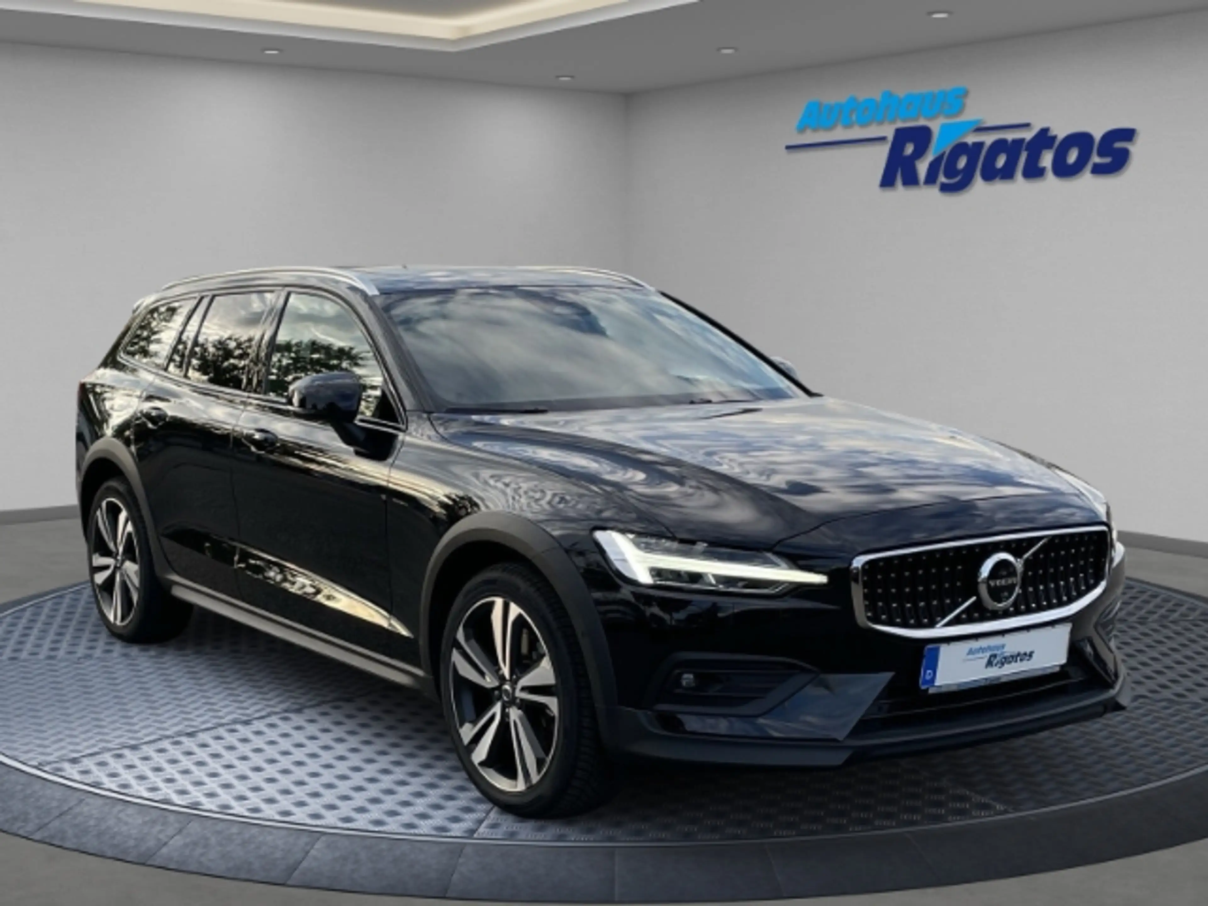 Volvo V60 Cross Country B5 AWD Ultimate Mild-Hybrid Autom. AHK, Panoramada